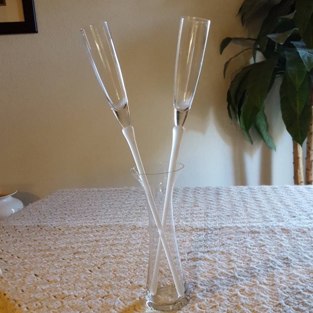 Blooming Romance Bouquet glasses with vase.